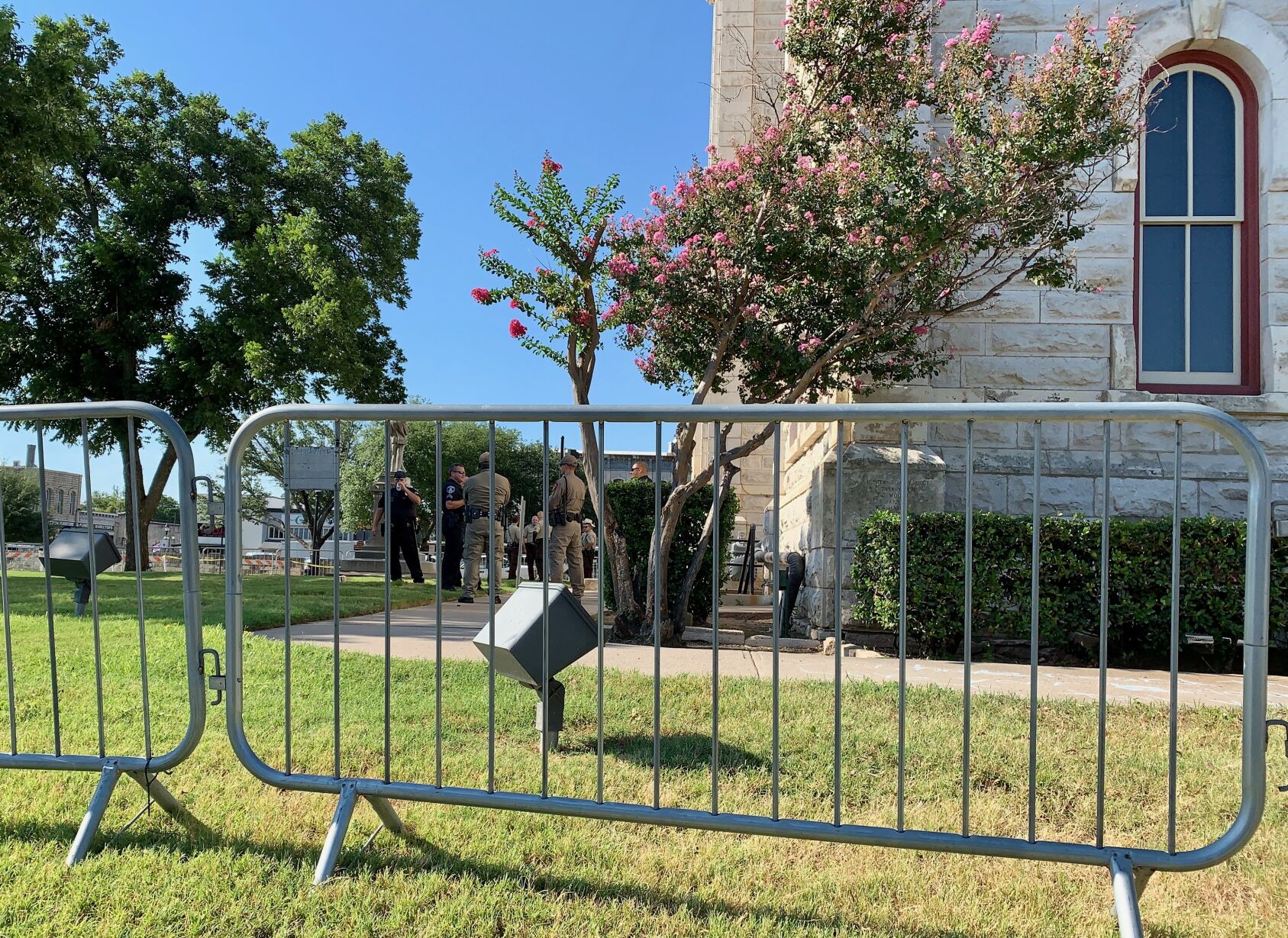 Courthouse barricades